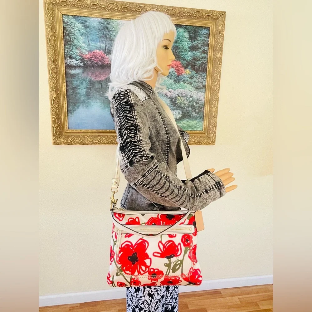 Coach 22440 poppy flowered red Stylish white and Green Women's Bag - Picture 4 of 11